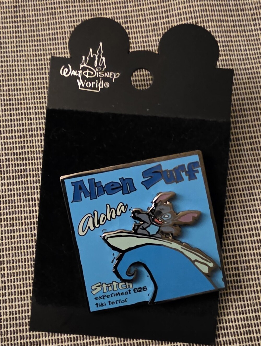 Disney Stitch Alien Surf Pin - New On Card